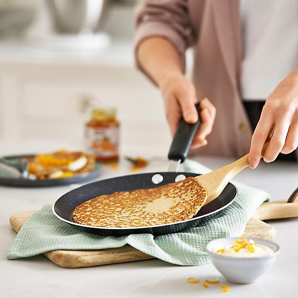 Lakeland Classic Aluminium 24cm Induction Crepe Pan